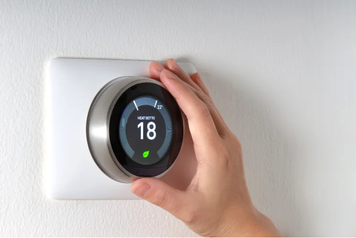 Thermostat intelligent réglé sur 18 degrés